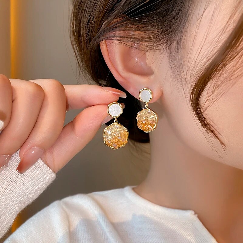 2023 Gradient Champagne Crystal Geometric Pendant Earrings Luxury Accessories for Korean New Fashion Jewelry Wedding Women‘s Ear