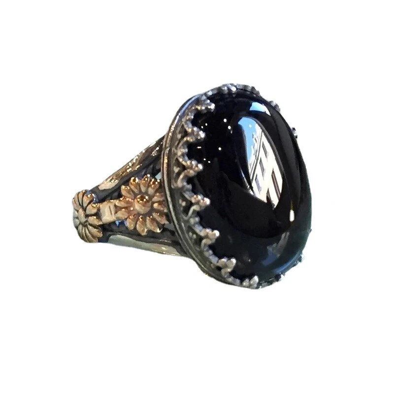 2023 Ring Male Korean Fashion Gothic Accessories Simple Golden Trim Black Gemstone Men's Two-Tone Embossed Ring Gold Jewelry