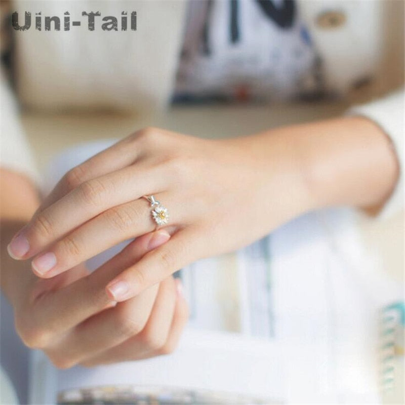 Uini-Tail hot new 925 Tibetan silver forest golden flower small daisy ring cute fashion dynamic small leaves open ring GN308