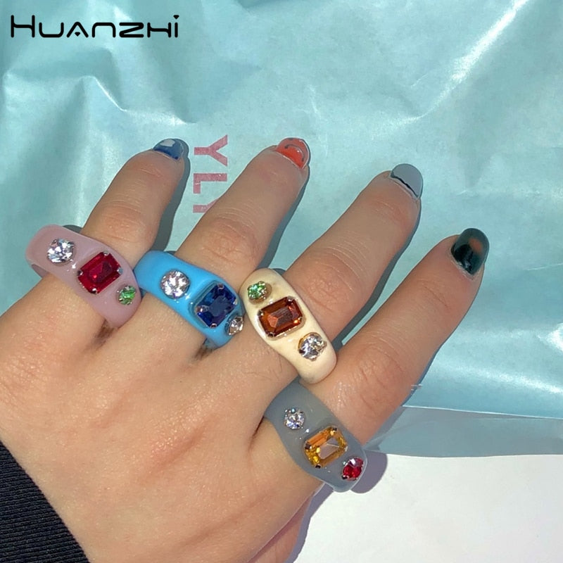 HUANZHI Design Vintage Korean Transparent Colourful Resin Acrylic Crystal Rhinestone Irregular Geometry Rings for Women Party
